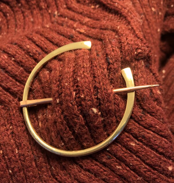 SOLD Penannular brooch/scarf pin
