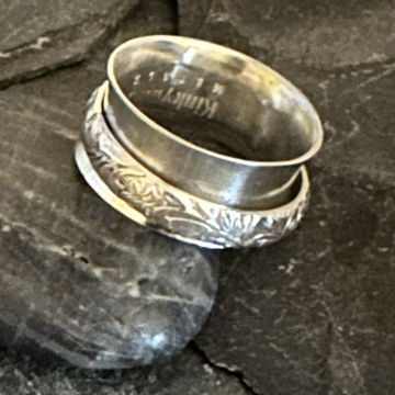 Sterling spinner with texture